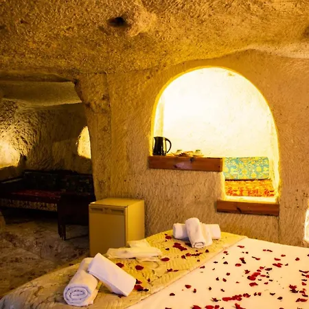Unicorn Cave Hotel 3*