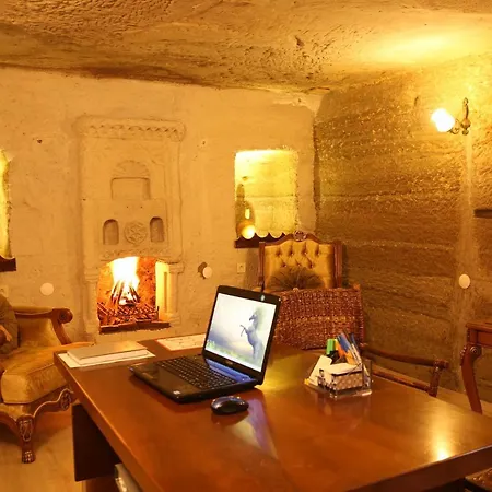 Unicorn Cave Szálloda 3*