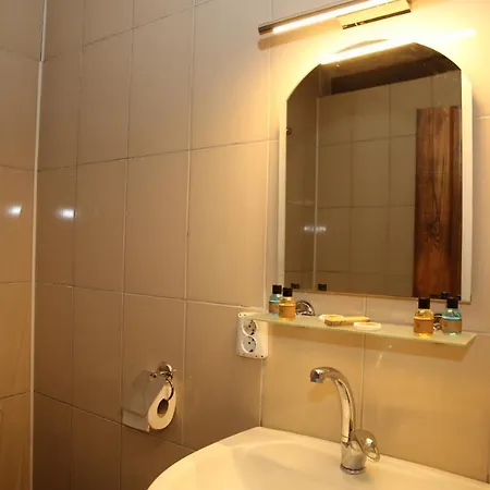 Unicorn Cave Hotel 3*