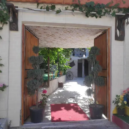 Unicorn Cave Hotel 3*