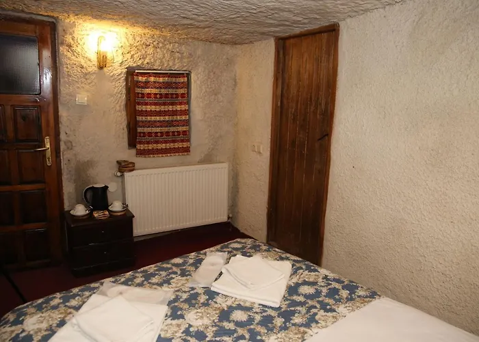 Unicorn Cave 3* نفسهير