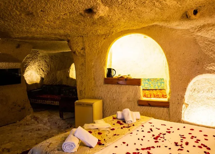 Unicorn Cave فندق 3*