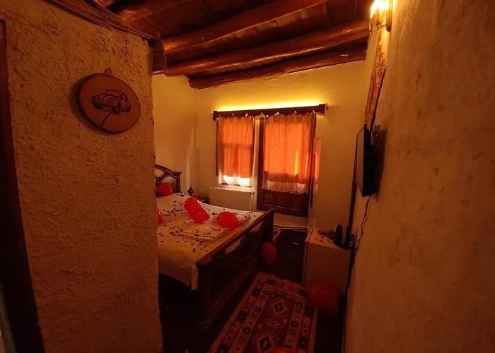 Unicorn Cave فندق