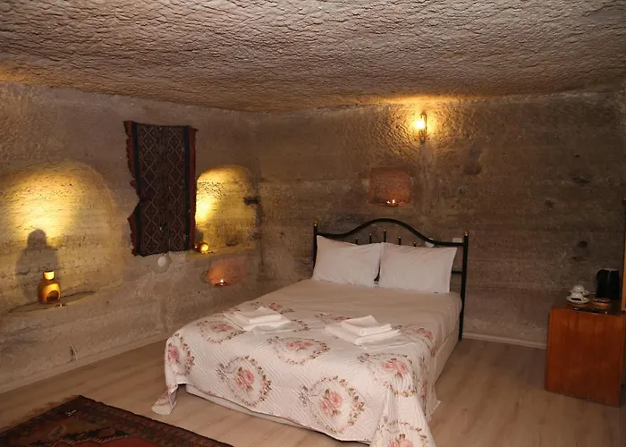 Unicorn Cave فندق 3*