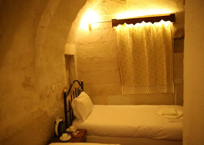 Unicorn Cave فندق 3*