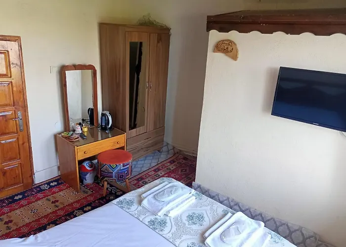 Unicorn Cave 3* نفسهير