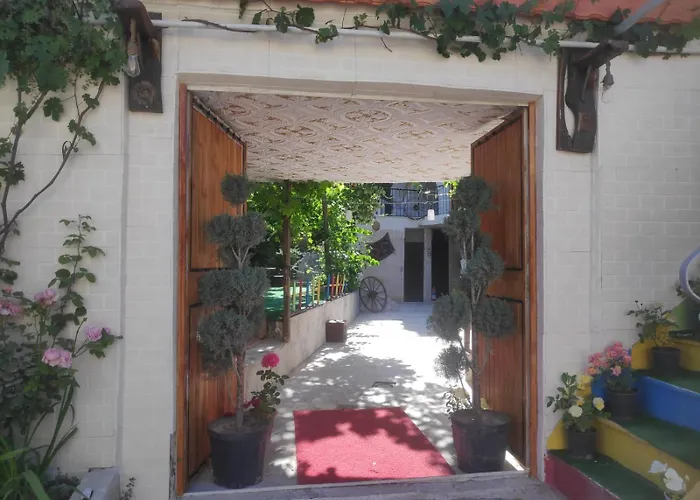 Unicorn Cave فندق 3*